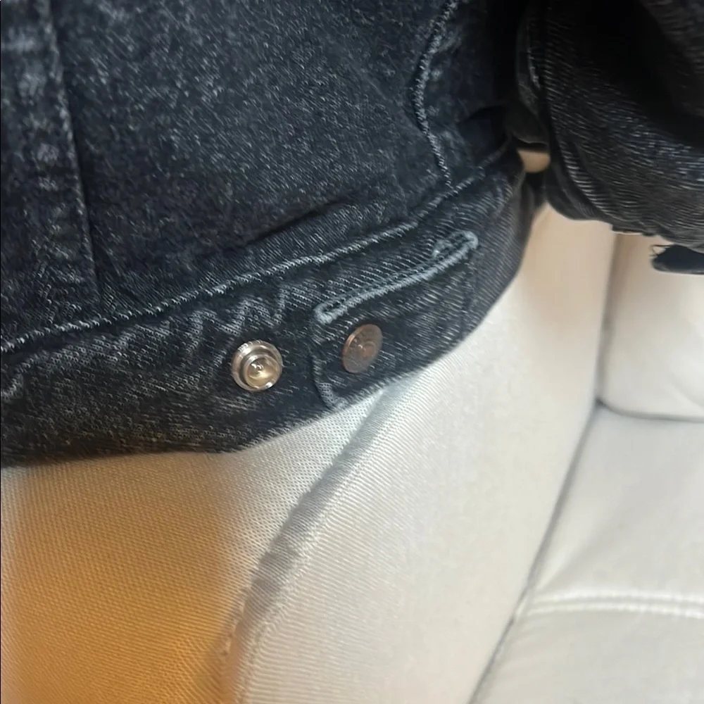 Levi's Charcoal Denim Jacket with White Lining - Picture 11 of 14
